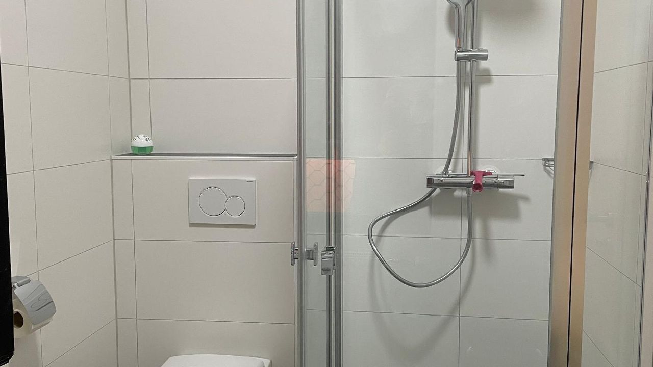 neue ebenerdige Dusche mit Regendusche neue ebenerdige Dusche mit Regendusche